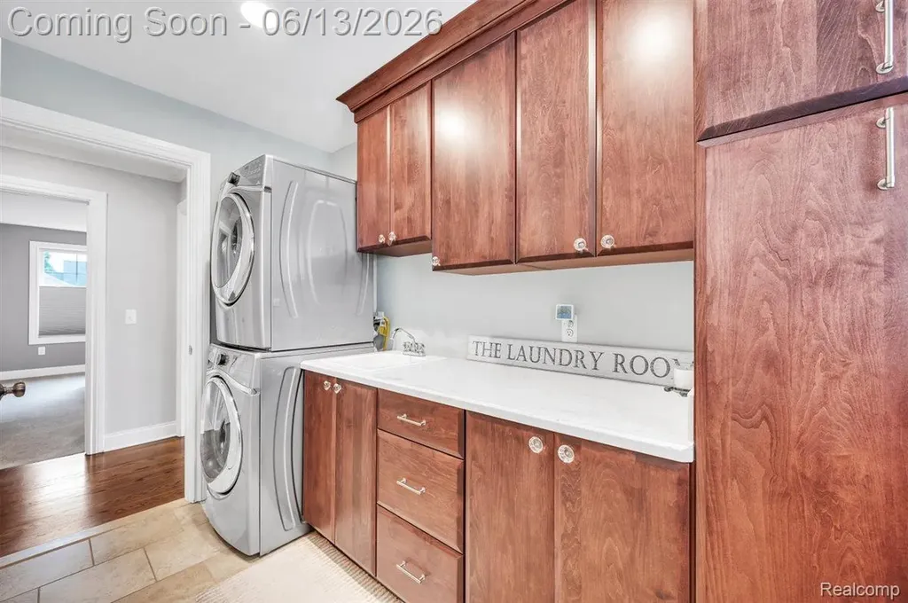 142 Griggs Street Rochester City MI 48307
