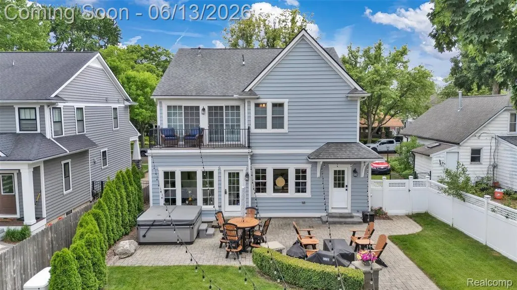 142 Griggs Street Rochester City MI 48307