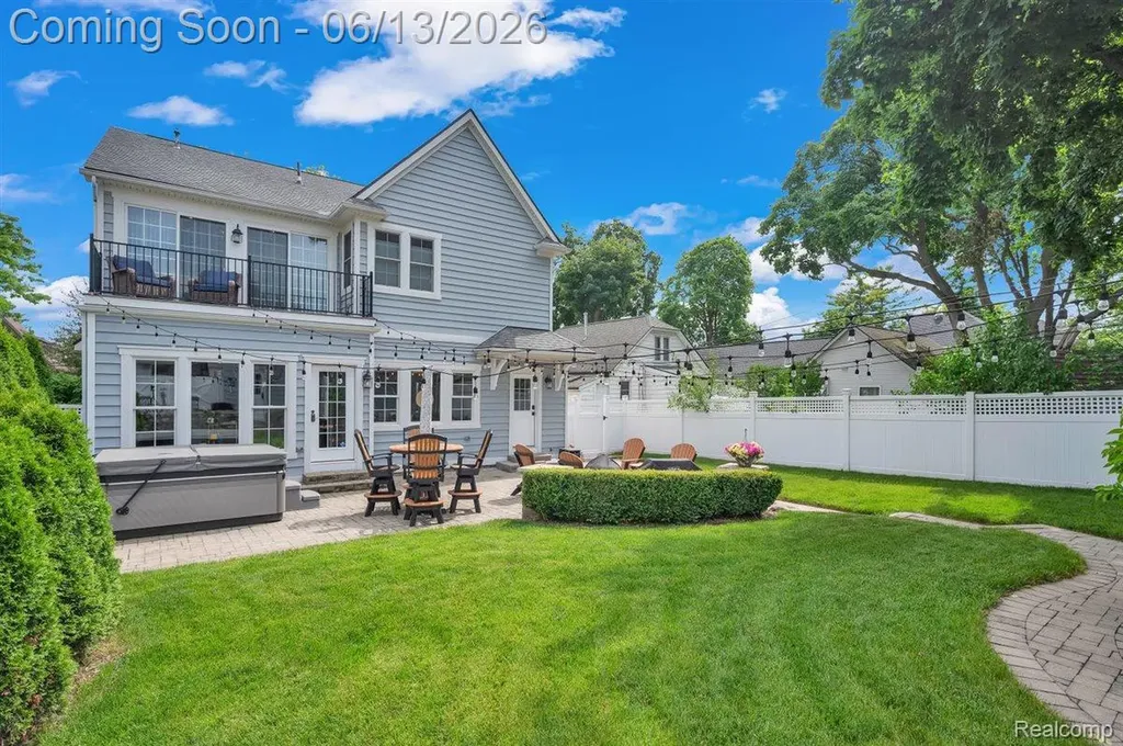 142 Griggs Street Rochester City MI 48307