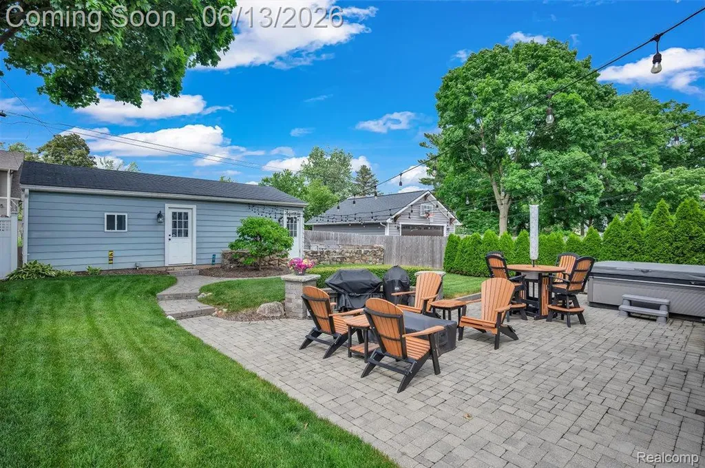 142 Griggs Street Rochester City MI 48307