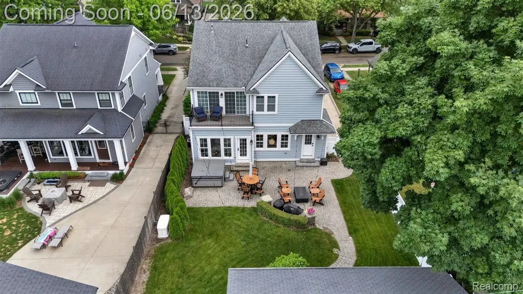 142 Griggs Street Rochester City MI 48307