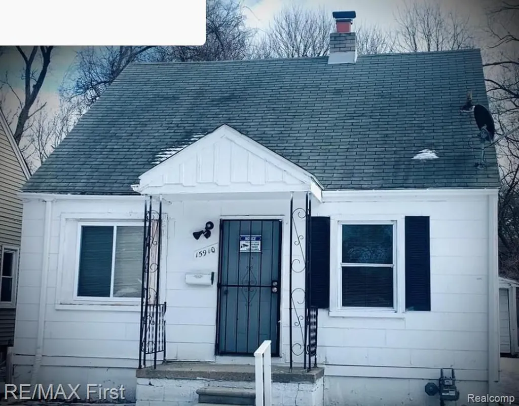 15910 W Parkway Street Detroit City MI 48223