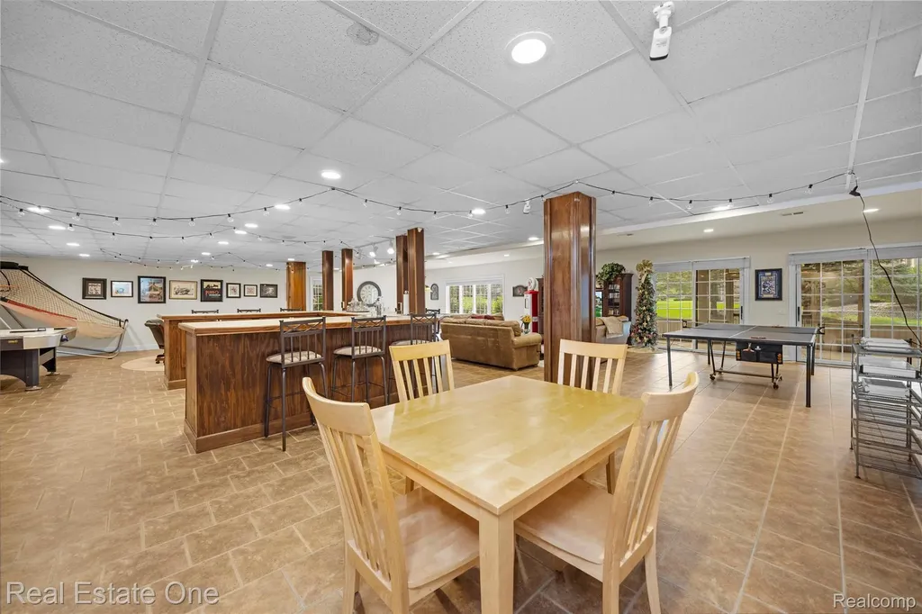 1937 Carsons Cove Commerce Charter Township MI 48390