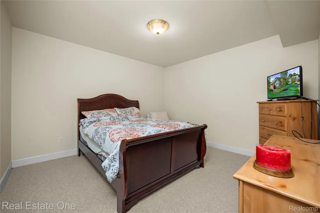 1937 Carsons Cove Commerce Charter Township MI 48390