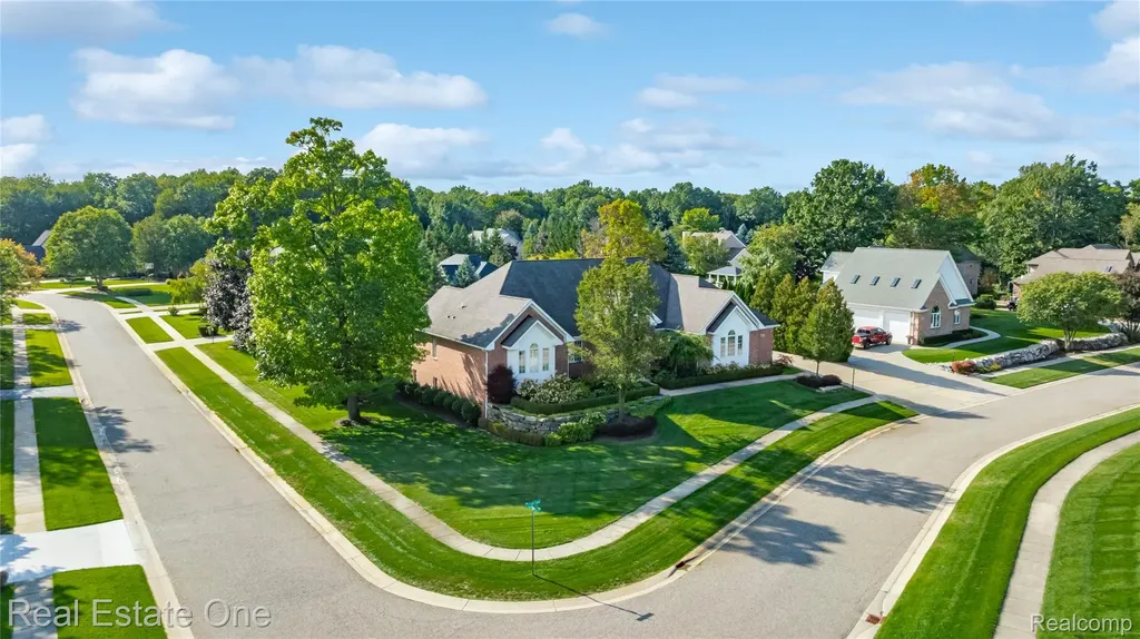 1937 Carsons Cove Commerce Charter Township MI 48390
