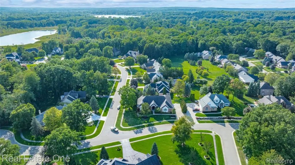 1937 Carsons Cove Commerce Charter Township MI 48390