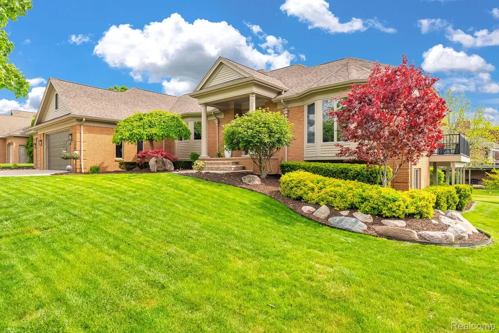 3737 Harbor Lane East China Township MI 48054
