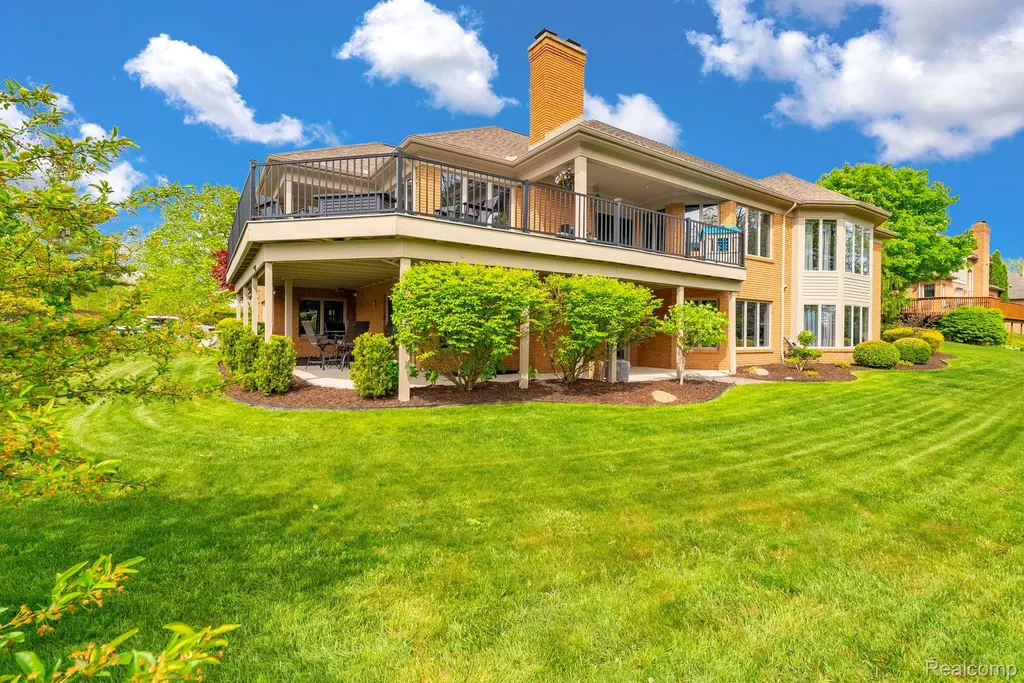 3737 Harbor Lane East China Township MI 48054