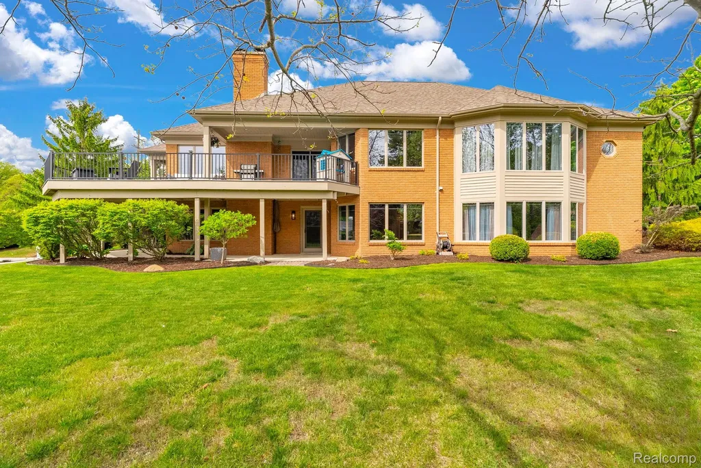 3737 Harbor Lane East China Township MI 48054