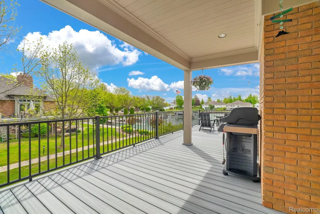 3737 Harbor Lane East China Township MI 48054