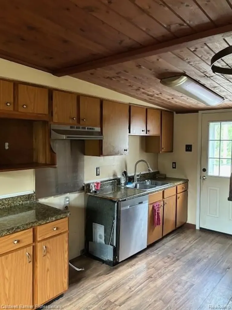 44800 Ecorse Road Van Buren Charter Township MI 48111