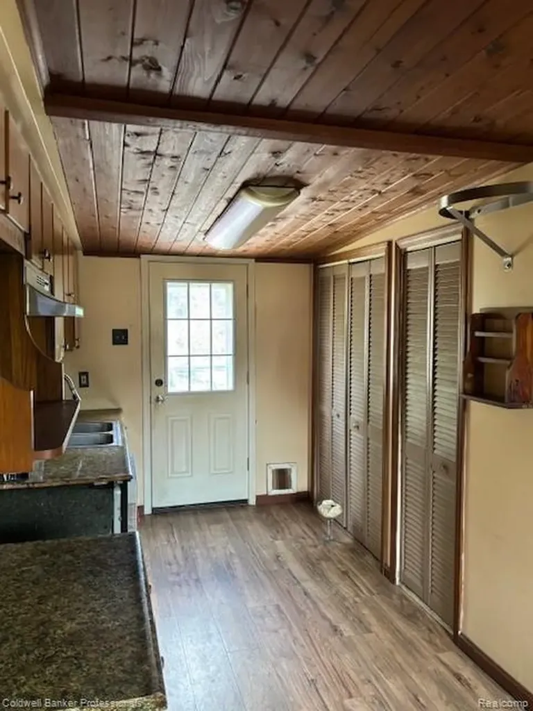 44800 Ecorse Road Van Buren Charter Township MI 48111