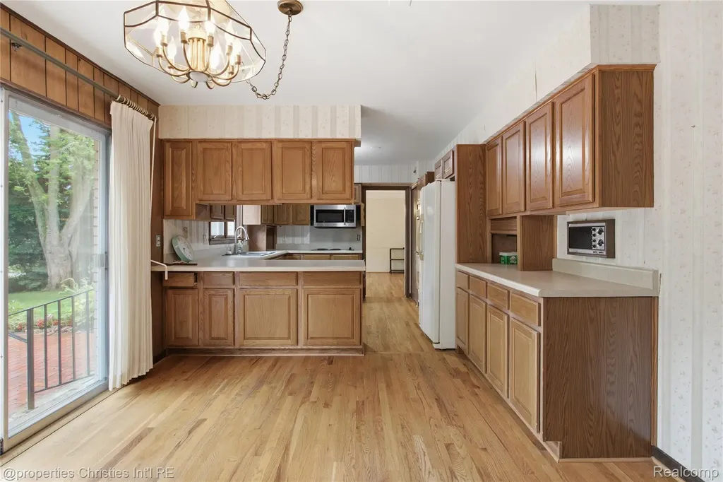 7110 Paterese Drive Bloomfield Hills City MI 48301