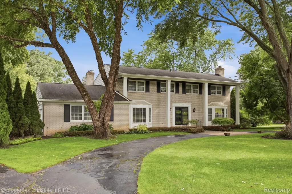 7110 Paterese Drive Bloomfield Hills City MI 48301