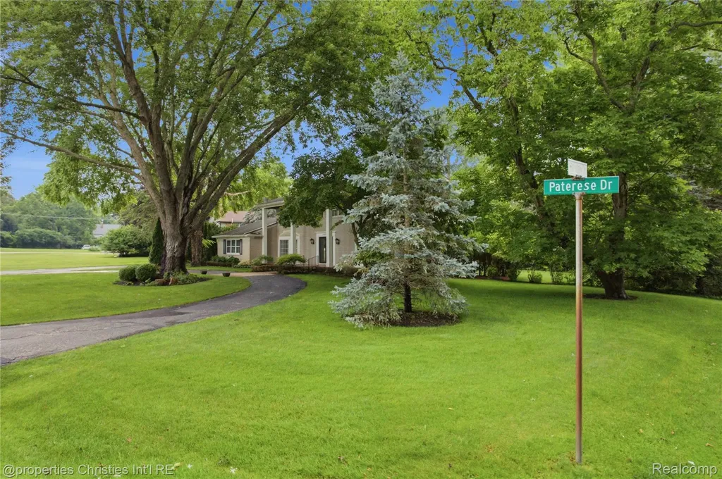 7110 Paterese Drive Bloomfield Hills City MI 48301