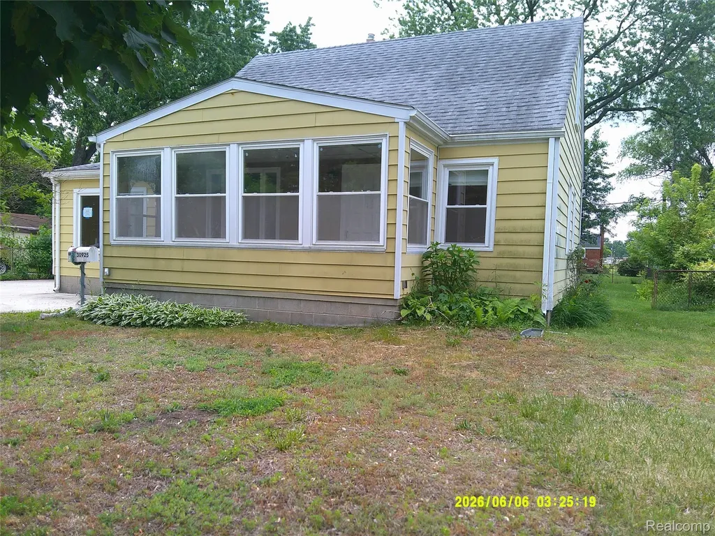30925 Block Street Garden City City MI 48135