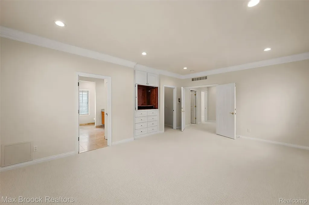 5348 Sunnycrest Drive West Bloomfield Charter Township MI 48323