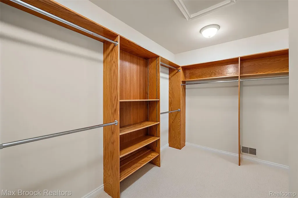 5348 Sunnycrest Drive West Bloomfield Charter Township MI 48323