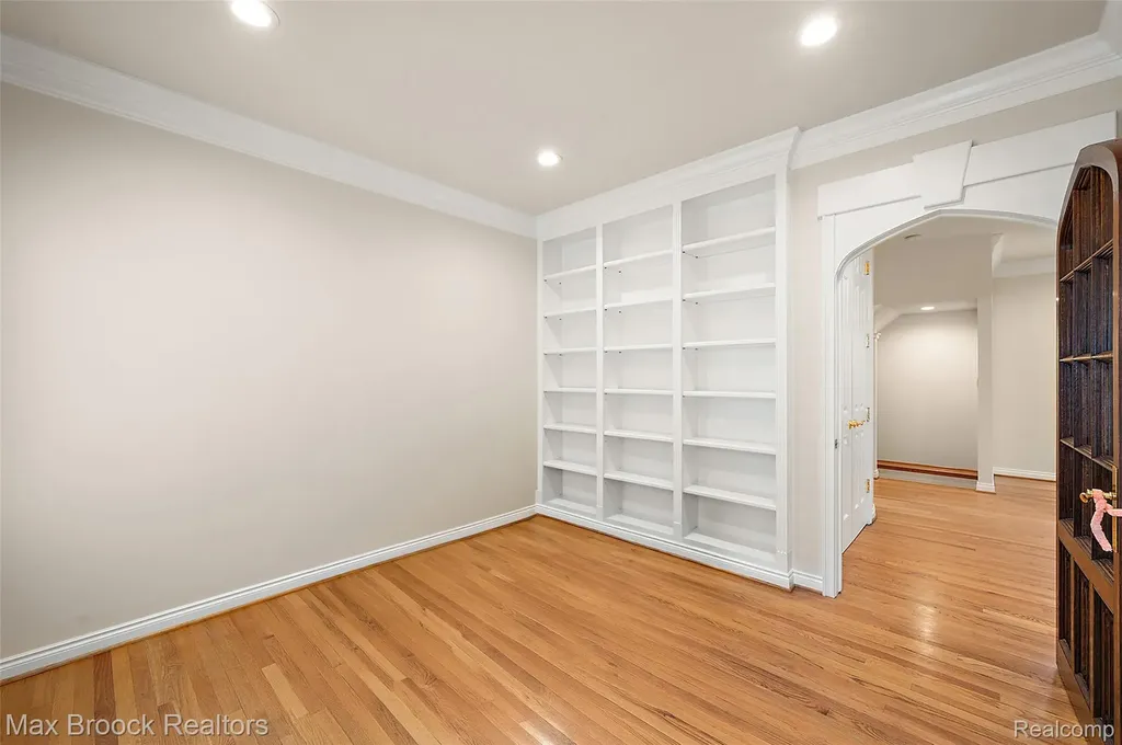 5348 Sunnycrest Drive West Bloomfield Charter Township MI 48323