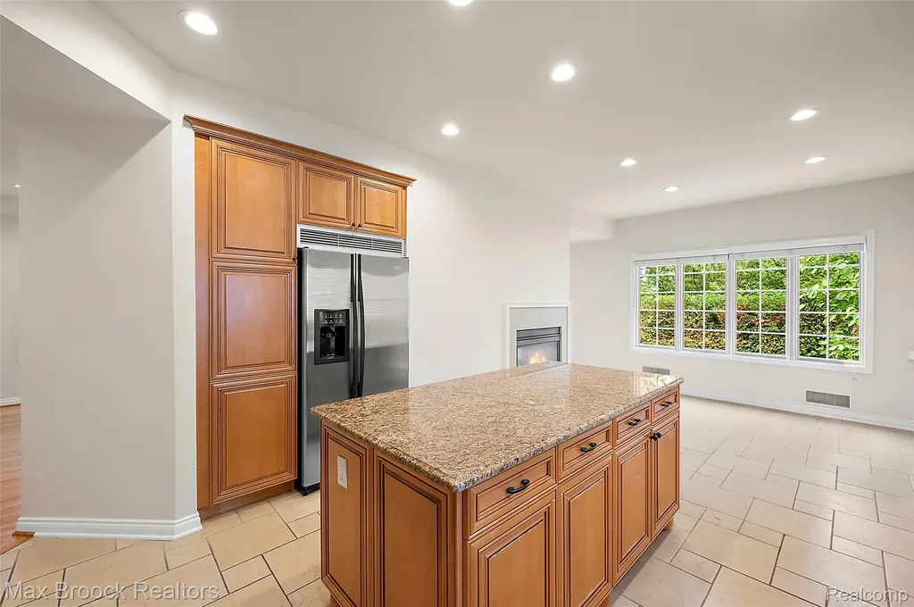 5348 Sunnycrest Drive West Bloomfield Charter Township MI 48323