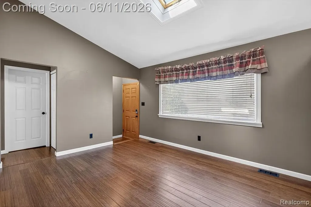 16627 Mccann Street Southgate City MI 48195