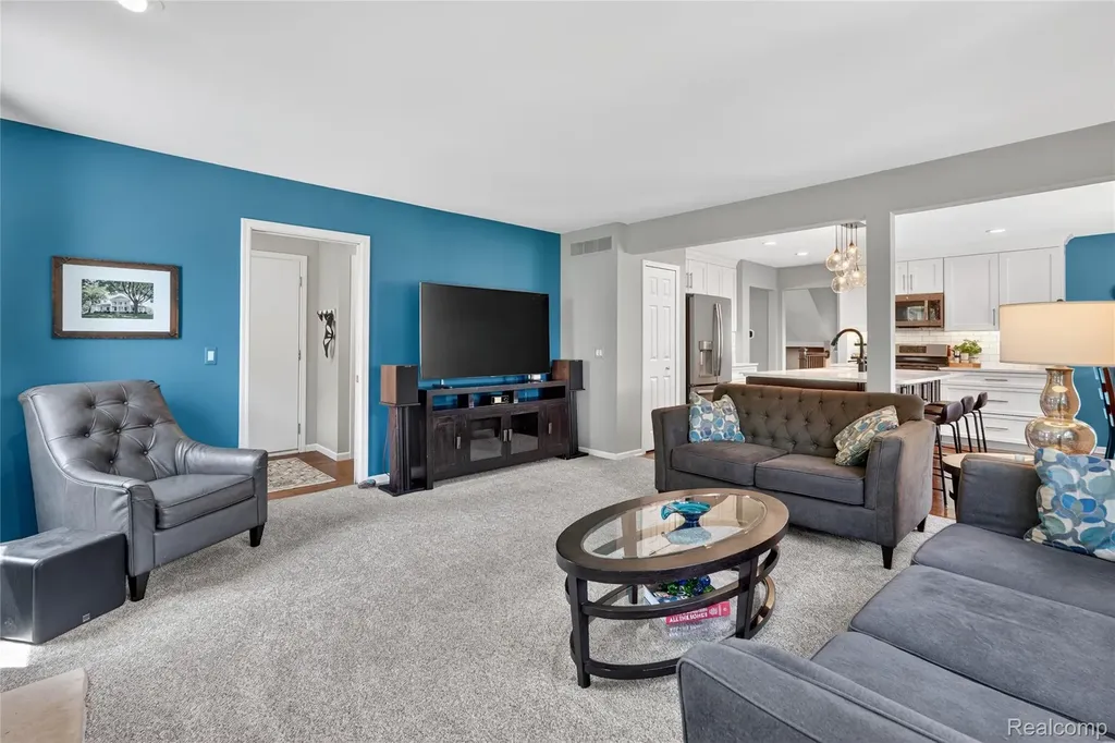 2004 Palmer Drive Wixom City MI 48393
