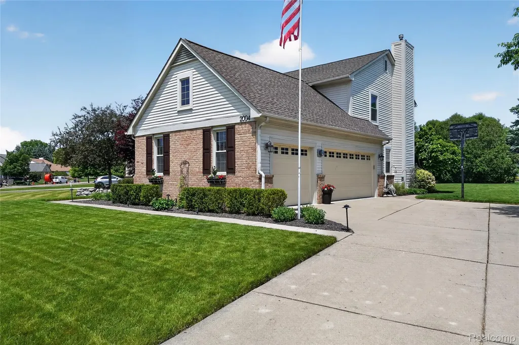 2004 Palmer Drive Wixom City MI 48393