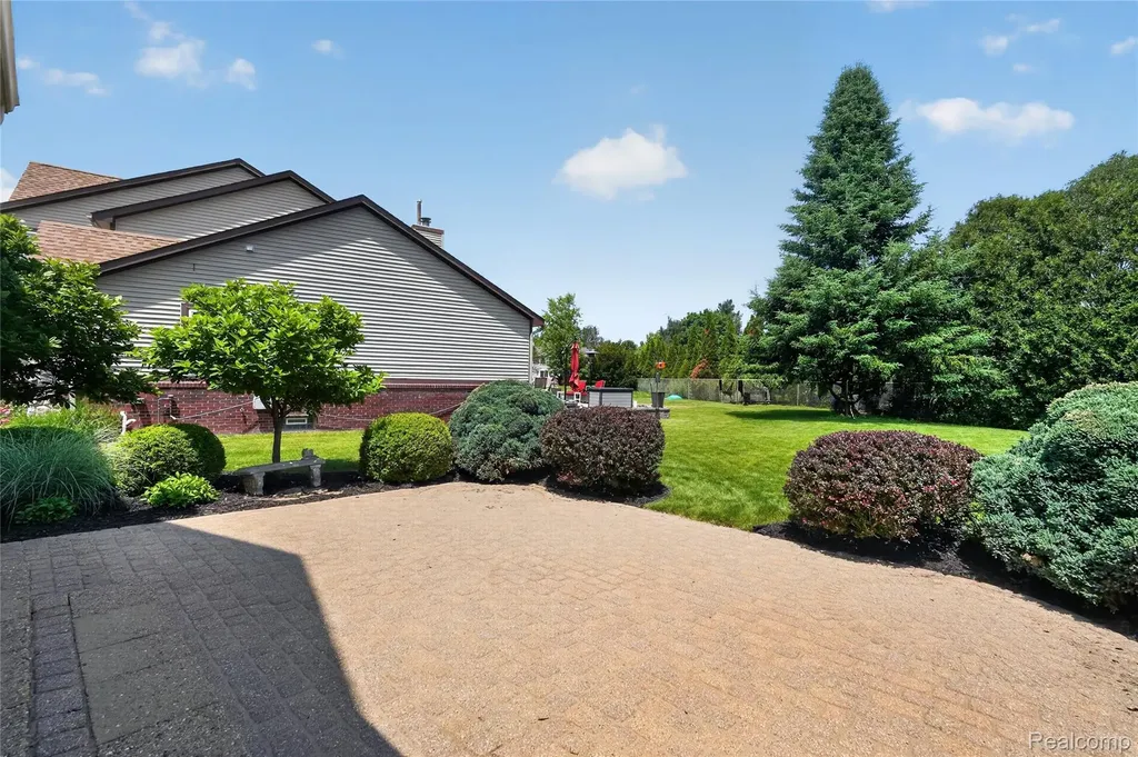 2004 Palmer Drive Wixom City MI 48393
