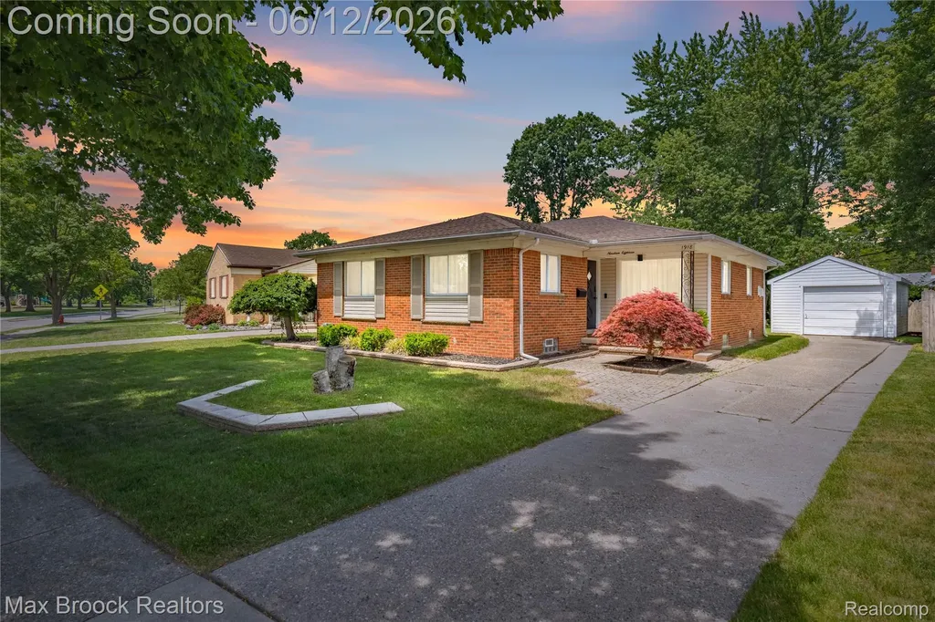 1918 Massoit Road Royal Oak City MI 48073