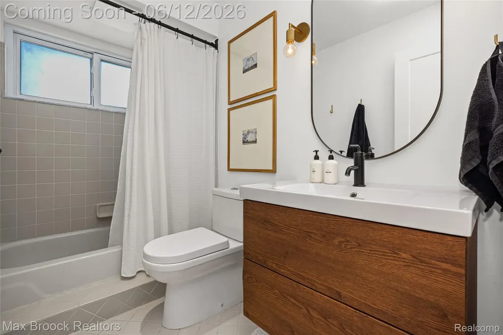 1918 Massoit Road Royal Oak City MI 48073