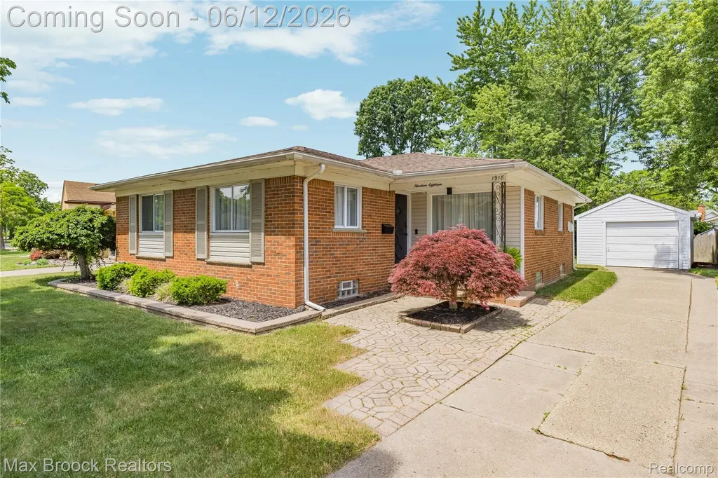 1918 Massoit Road Royal Oak City MI 48073