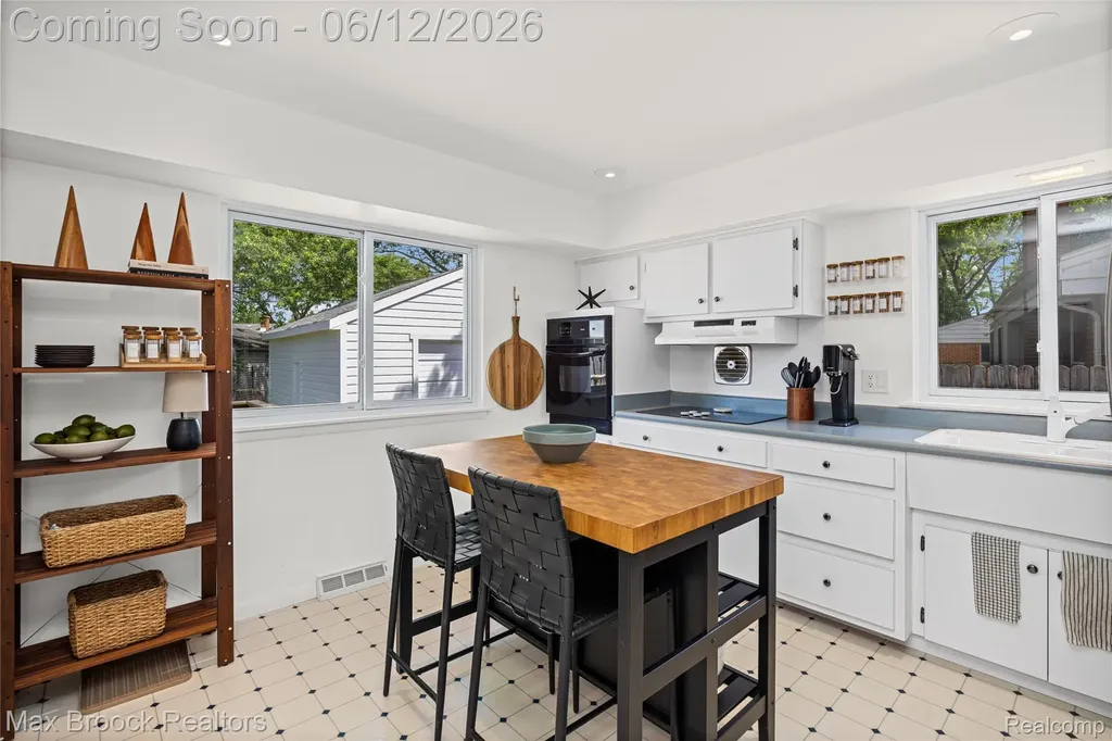 1918 Massoit Road Royal Oak City MI 48073