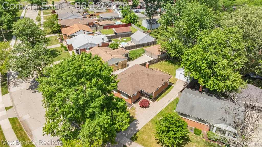 1918 Massoit Road Royal Oak City MI 48073