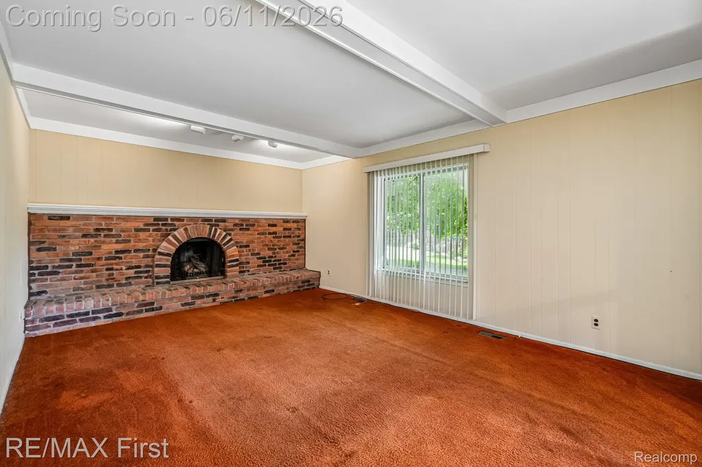 5950 Diamond Drive Troy City MI 48085