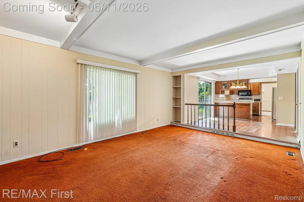 5950 Diamond Drive Troy City MI 48085