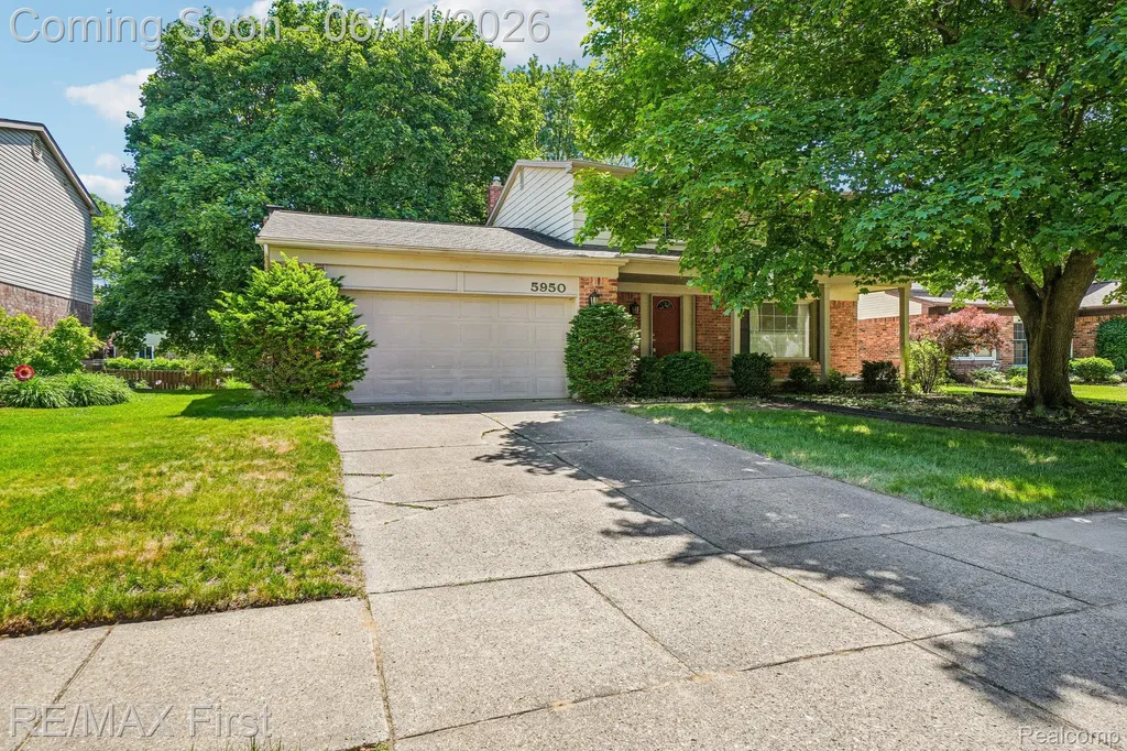 5950 Diamond Drive Troy City MI 48085