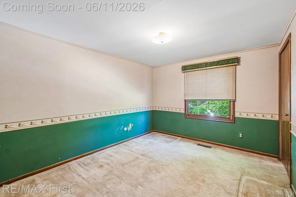 5950 Diamond Drive Troy City MI 48085