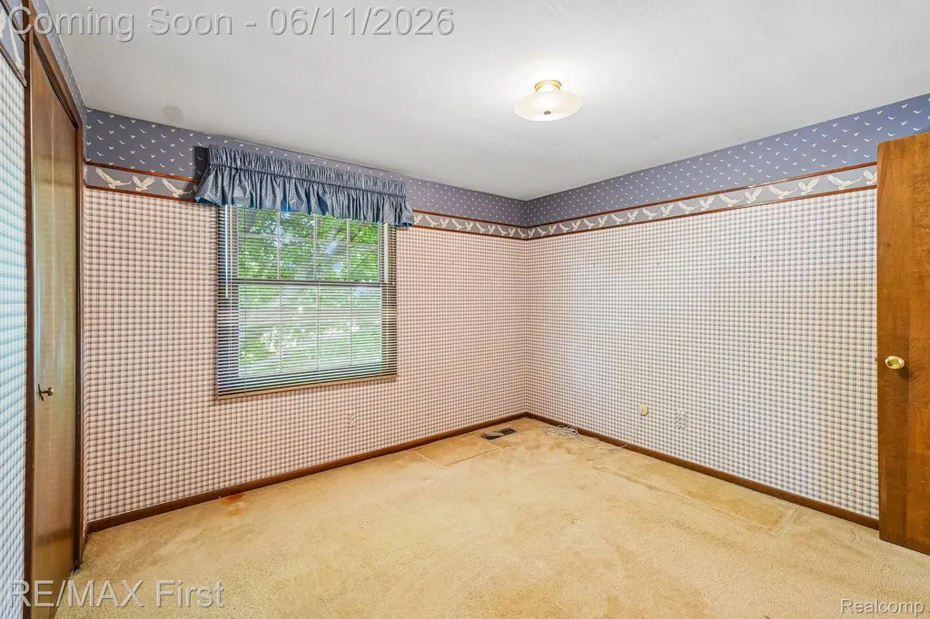 5950 Diamond Drive Troy City MI 48085