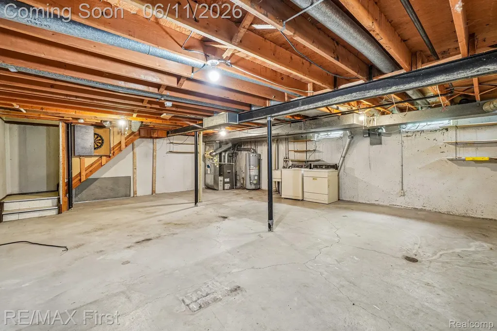 5950 Diamond Drive Troy City MI 48085