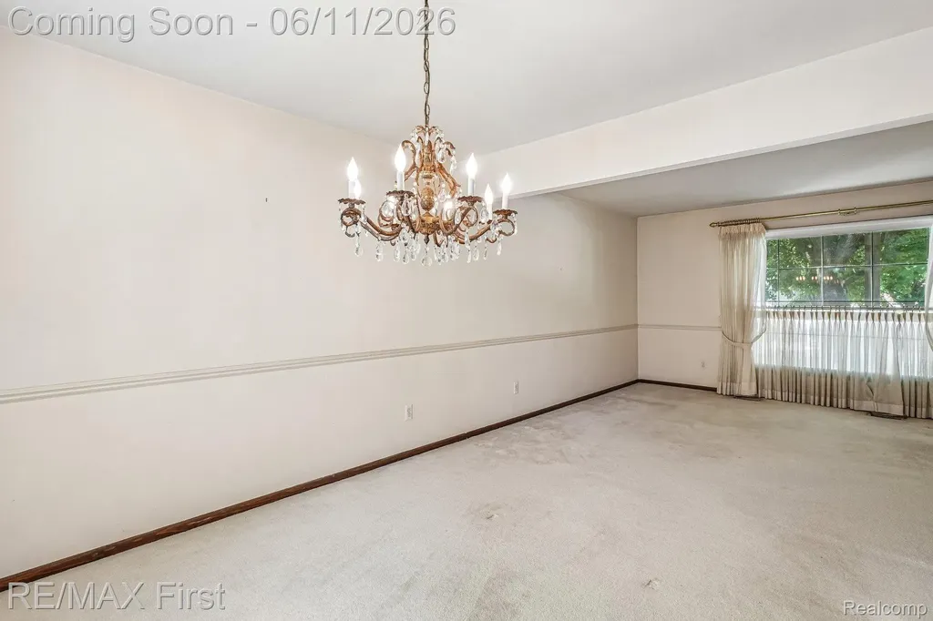 5950 Diamond Drive Troy City MI 48085