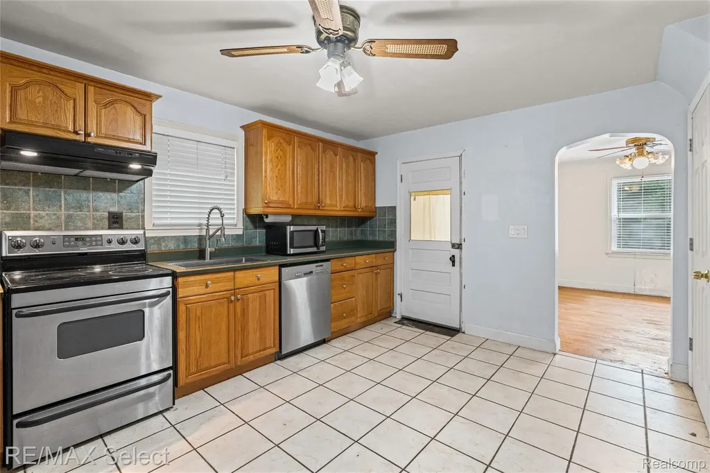 7173 Porter Road Grand Blanc Charter Township MI 48439