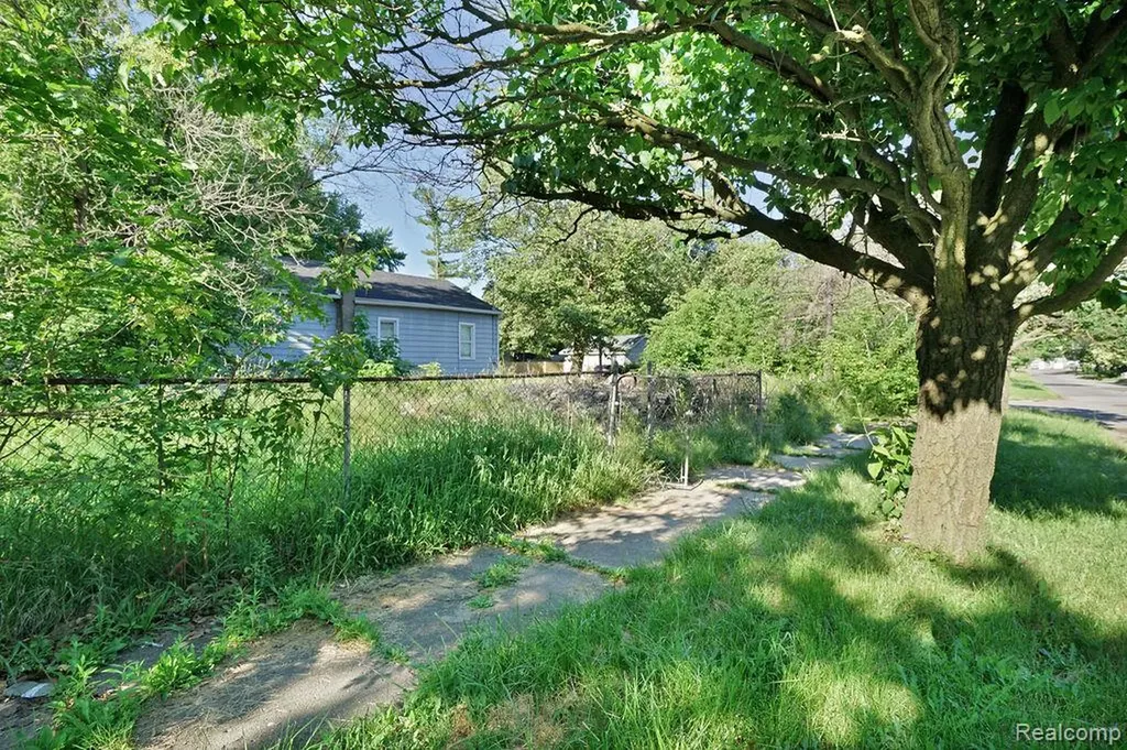 4201 Brunswick Avenue Flint City MI 48507
