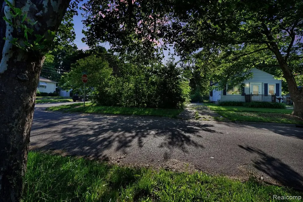 4201 Brunswick Avenue Flint City MI 48507