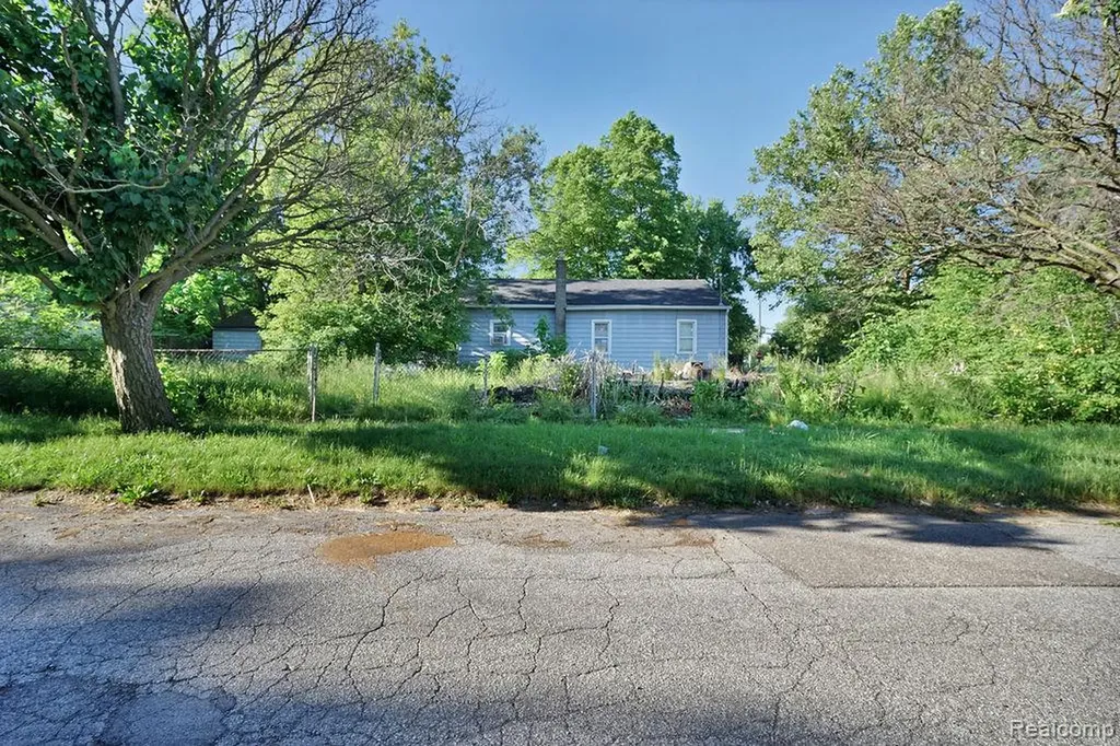 4201 Brunswick Avenue Flint City MI 48507