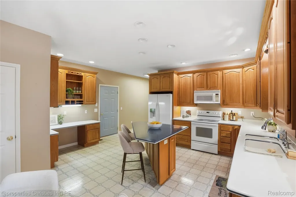 4462 Lily Drive Oceola Township MI 48843