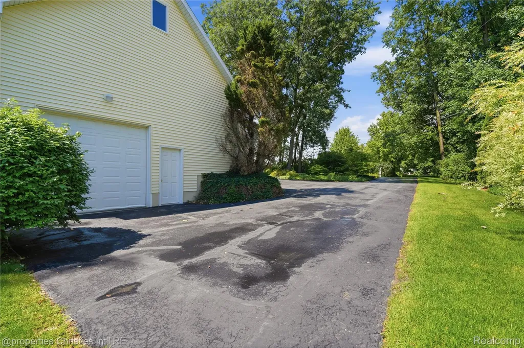 4462 Lily Drive Oceola Township MI 48843