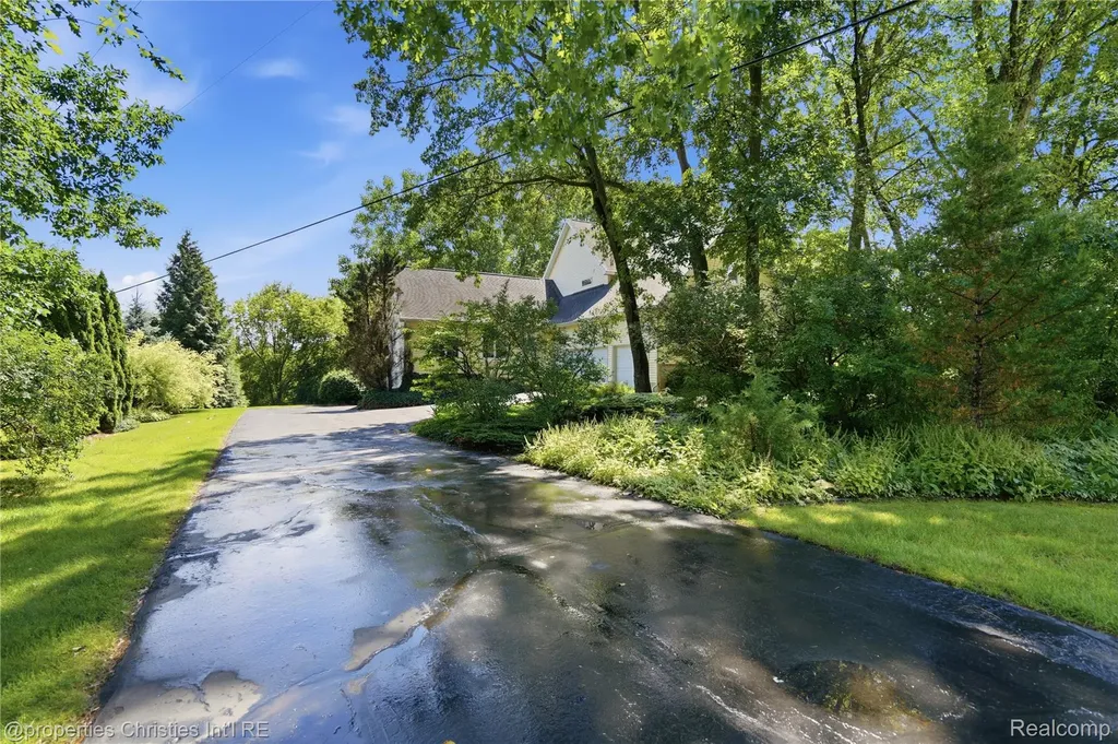 4462 Lily Drive Oceola Township MI 48843