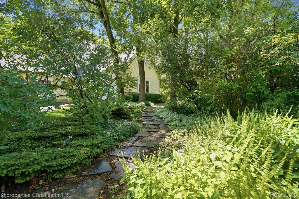 4462 Lily Drive Oceola Township MI 48843
