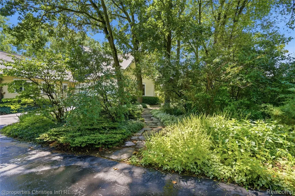 4462 Lily Drive Oceola Township MI 48843