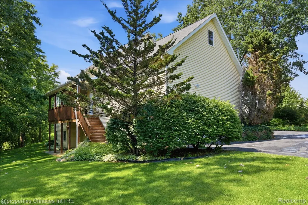4462 Lily Drive Oceola Township MI 48843